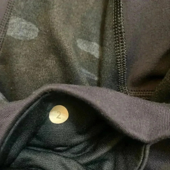 Lululemon Wunder Under Cropped Athletic Leggings *Full-On Luon - Picture 8 of 8